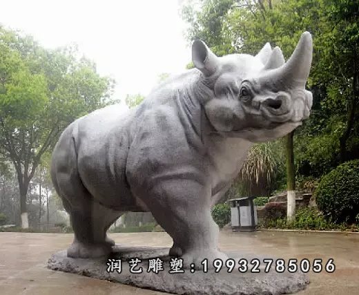 犀牛石雕,公园动物石雕