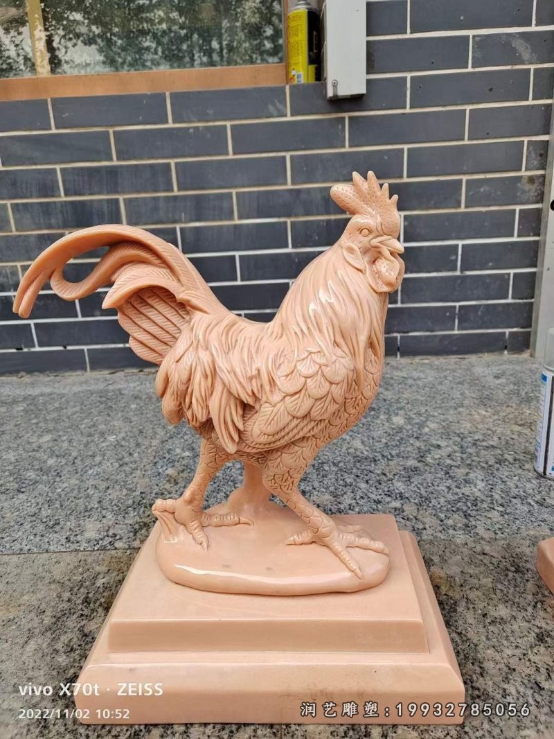 晚霞红石雕鸡雕塑