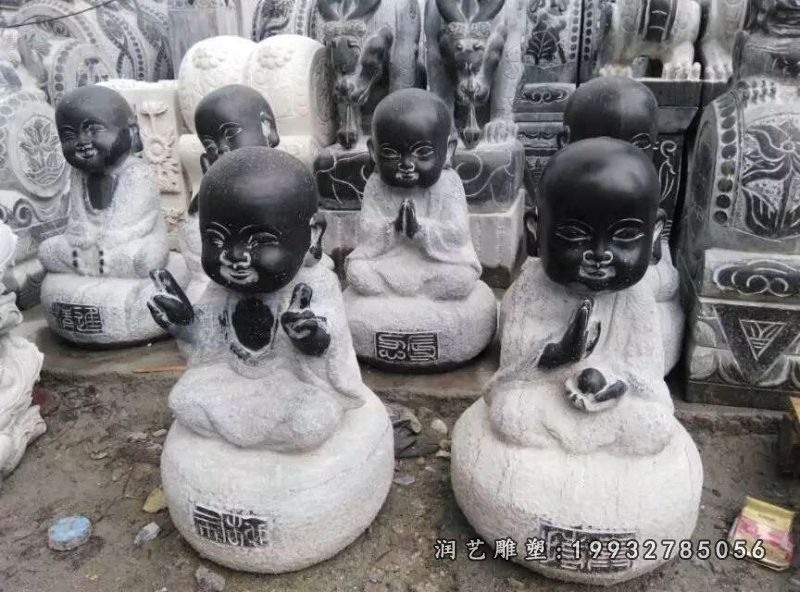 景区小和尚石雕 (3)