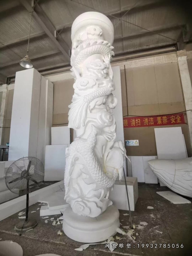街道龙柱石雕