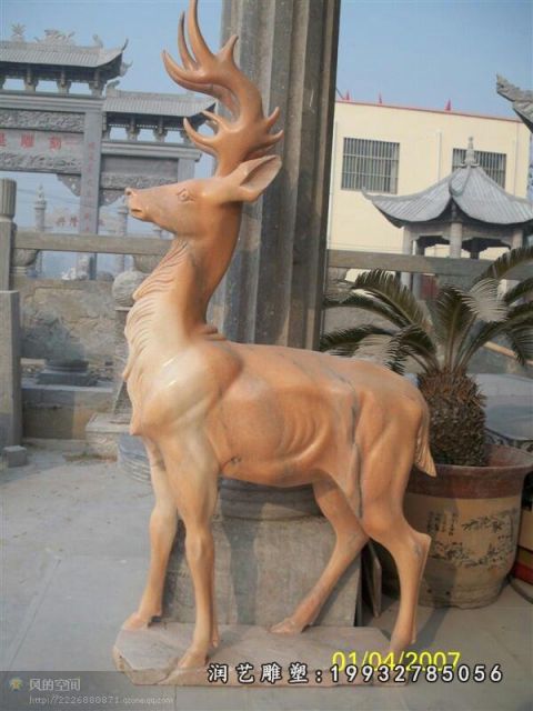 晚霞红鹿石雕