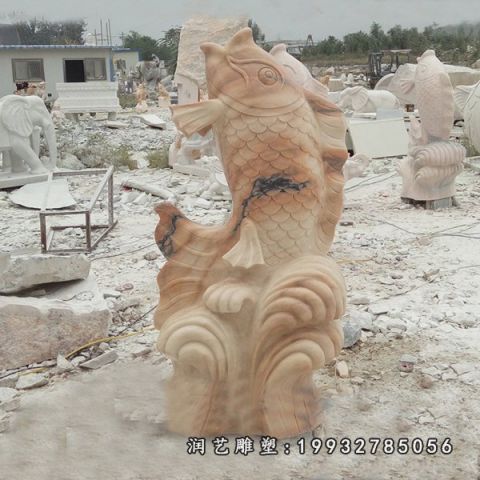 公园鱼晚霞红雕塑