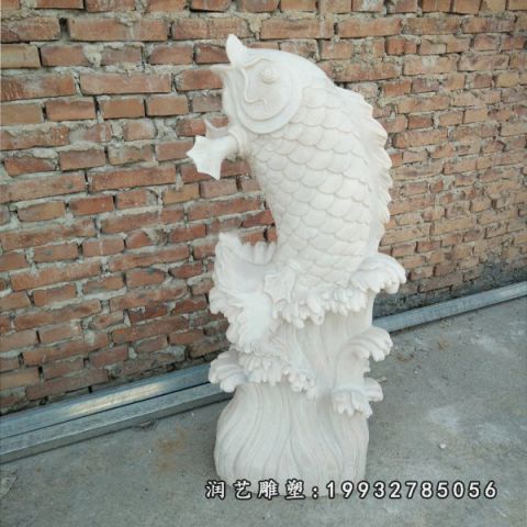 园林鱼大理石雕塑