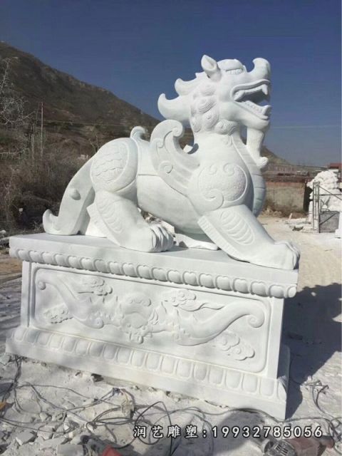 大理石法院独角兽雕塑