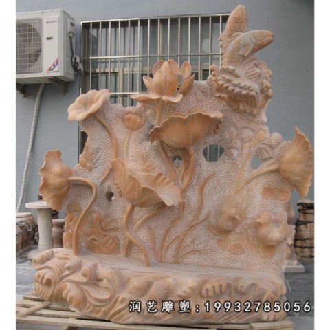 校园晚霞红荷花雕塑