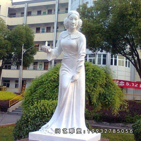 广场南丁格尔石雕