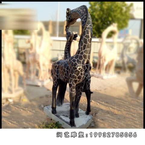 广场长颈鹿动物石雕