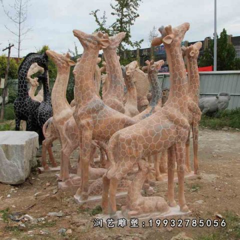 园林晚霞红长颈鹿雕塑