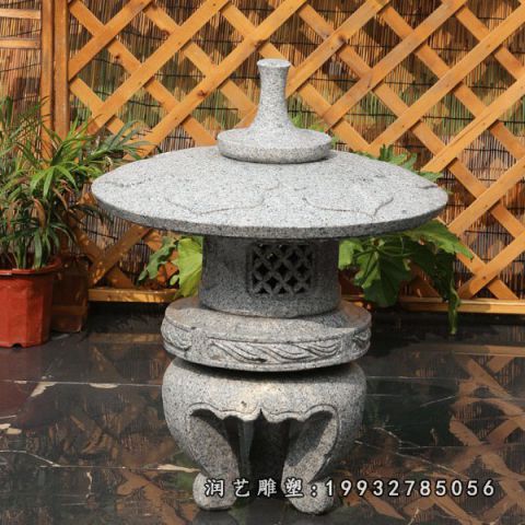 街道大理石灯雕塑