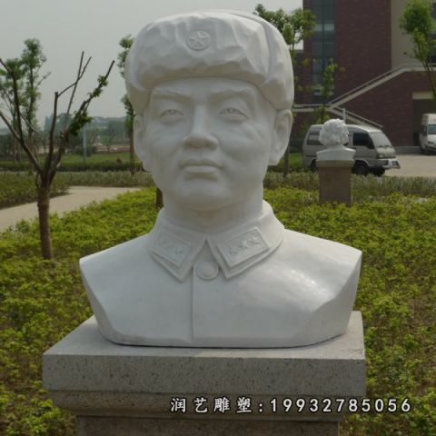 广场雷锋名人石雕