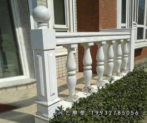 草坪大理石栏杆雕塑