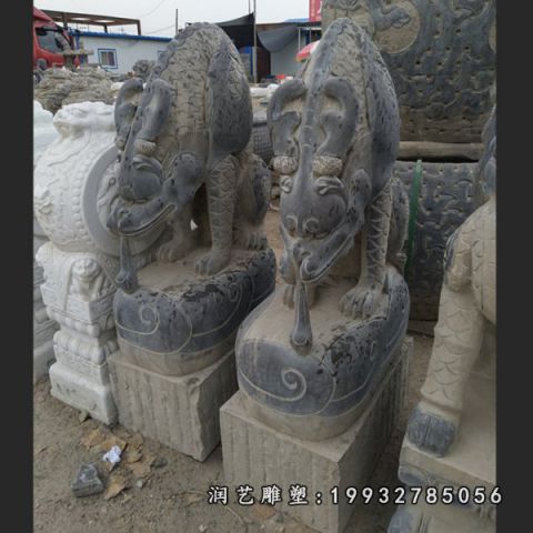 草坪大理石吸水兽雕塑