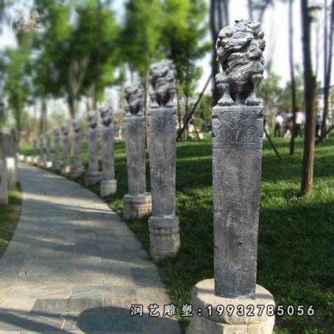 草坪大理石拴马桩雕塑