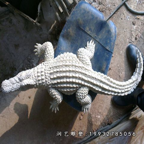 公园大理石鳄鱼雕塑