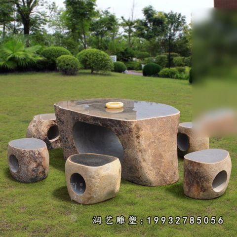 草坪大理石桌凳景观雕塑