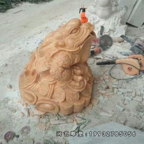 园林晚霞红金蟾雕塑