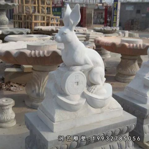 街道大理石兔子雕塑