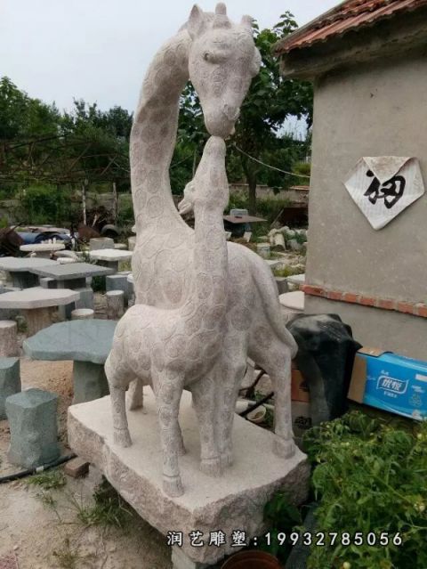 广场大理石长颈鹿雕塑