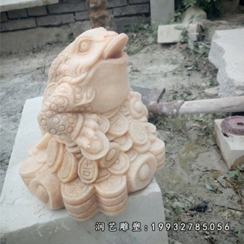 晚霞红金蟾雕塑