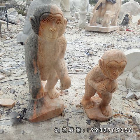 公园晚霞红猴子雕塑