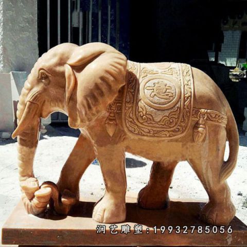 园林晚霞红大象雕塑