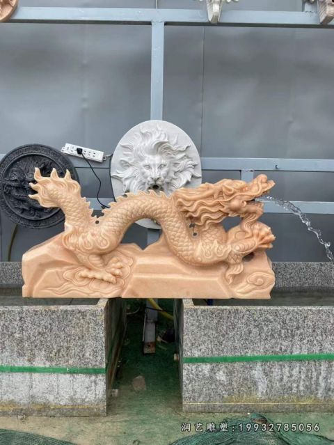 步行街动物龙石雕