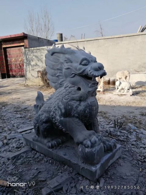 步行街动物麒麟石雕