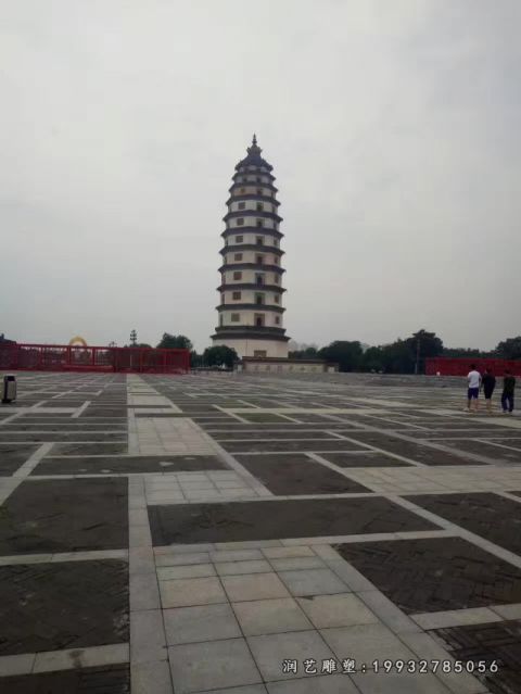 街道景观石塔雕塑