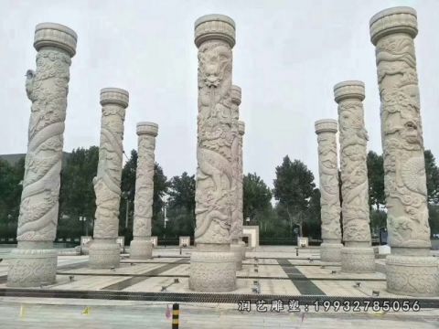 草坪龙柱石雕