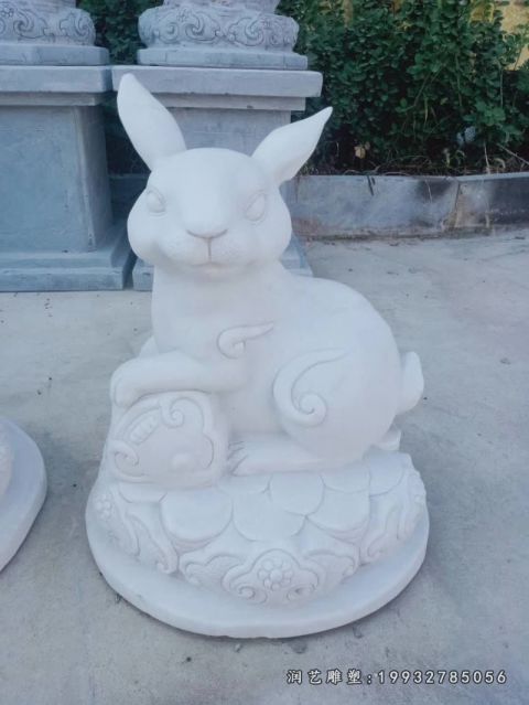 景区动物兔子石雕